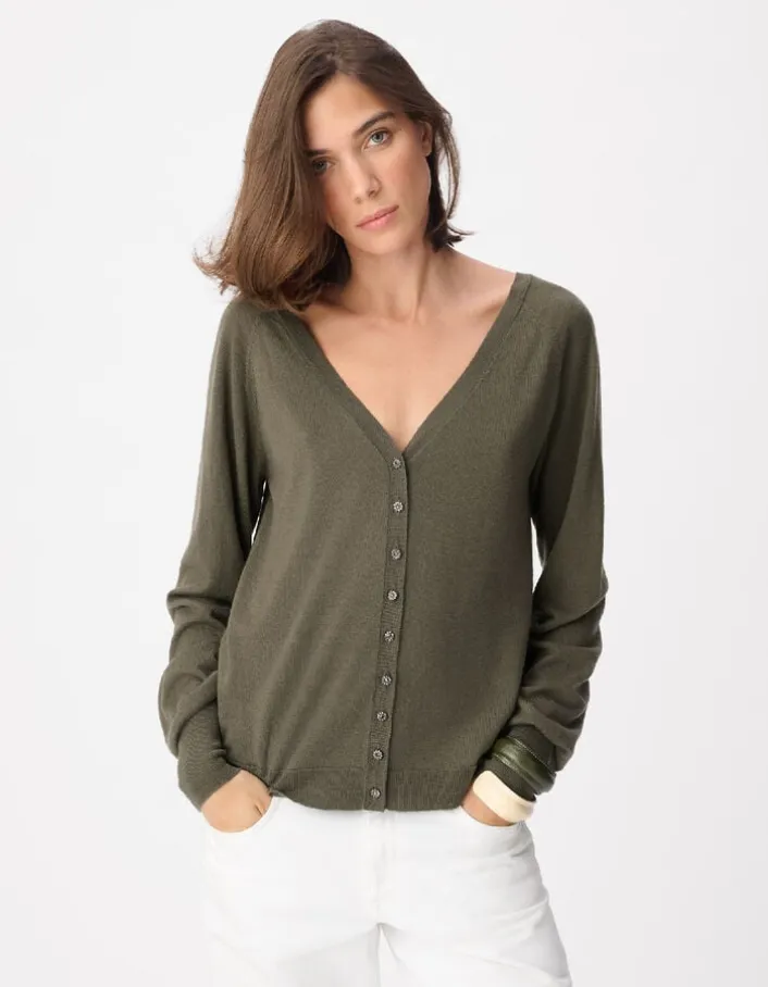 Pull col V kaki tricot 100% laine boutons strass dos Femme