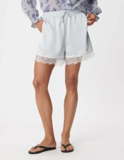 Short fluide bleu ciel satiné bordé dentelle Femme