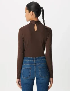 Tee-shirt col montant marron effets drapés Femme